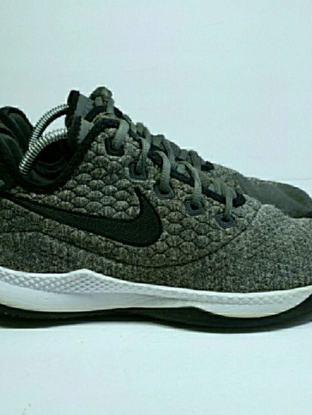 Nike Lebron Witness III Hightop Basketball Shoes Sneakers